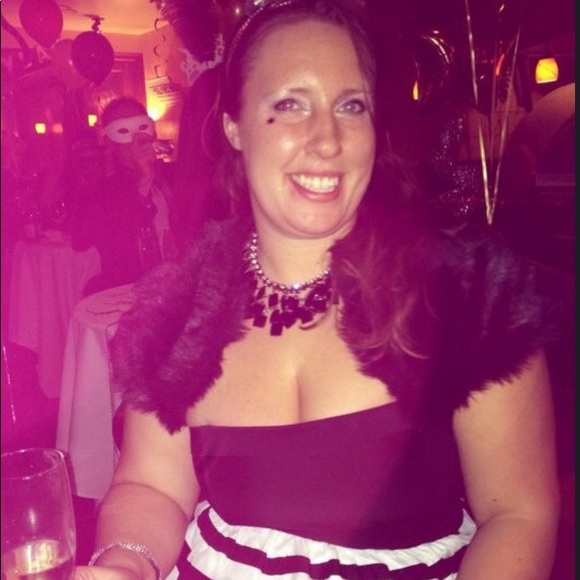 Plus Size Princess Shop- Dresses, Shoes, Handbags - Picture 4 of 4